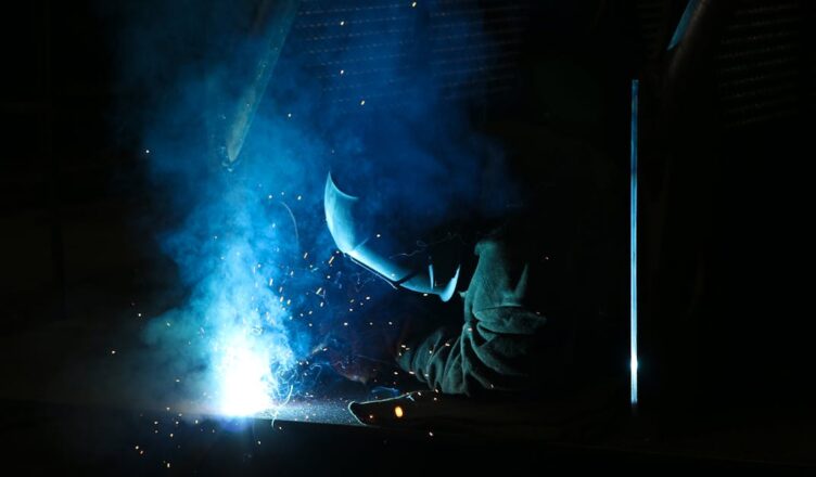 assurez le bon fonctionnement de votre système de chauffage avec notre service de maintenance. profitez d'une température confortable tout au long de l'année grâce à des vérifications régulières et un entretien professionnel.