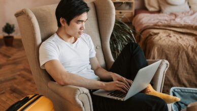 découvrez les joies du voyage depuis le confort de votre fauteuil avec 'armchair travel'. plongez dans des récits d'aventures, explorez des cultures fascinantes et laissez-vous inspirer par des destinations exotiques, le tout sans quitter votre maison.